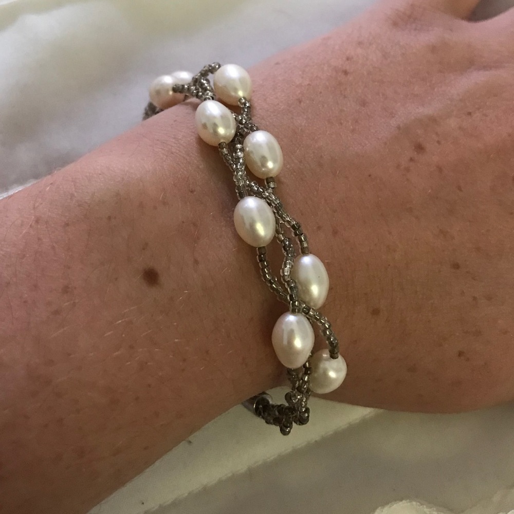 Pearl and Beaded MAGNETIC CLASP bracelet